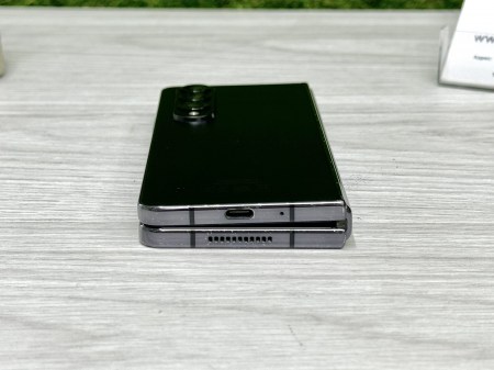 Samsung Galaxy Fold 4 3